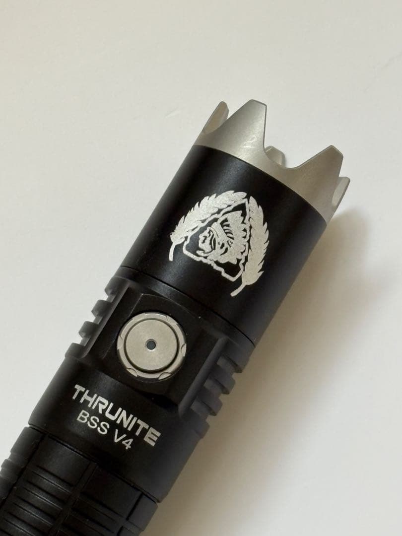 THRUNITE BBSV4 懐中電灯