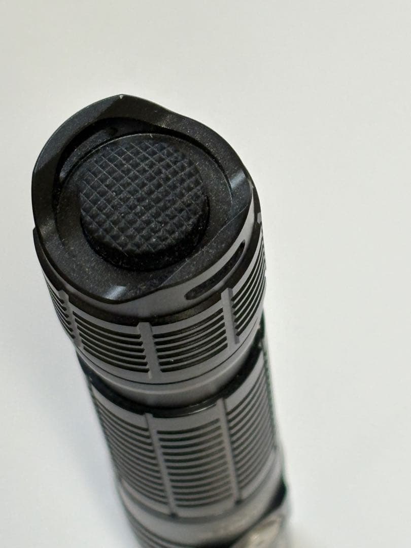 THRUNITE BBSV4 懐中電灯