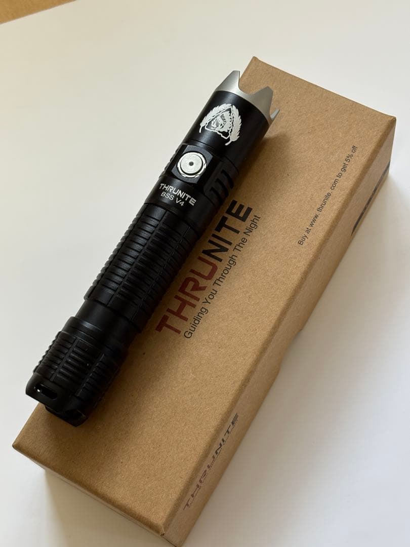 THRUNITE BBSV4 懐中電灯