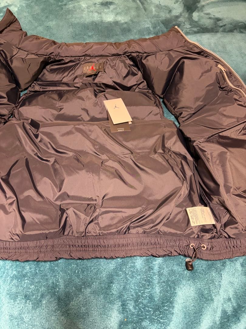 新品！ Jordan ブラック 中綿ベスト