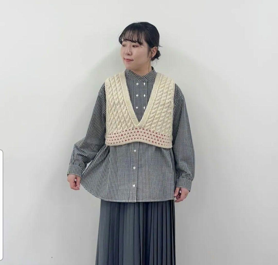 ビュルデサボン　ネパールハンドニットアラン編みベスト
