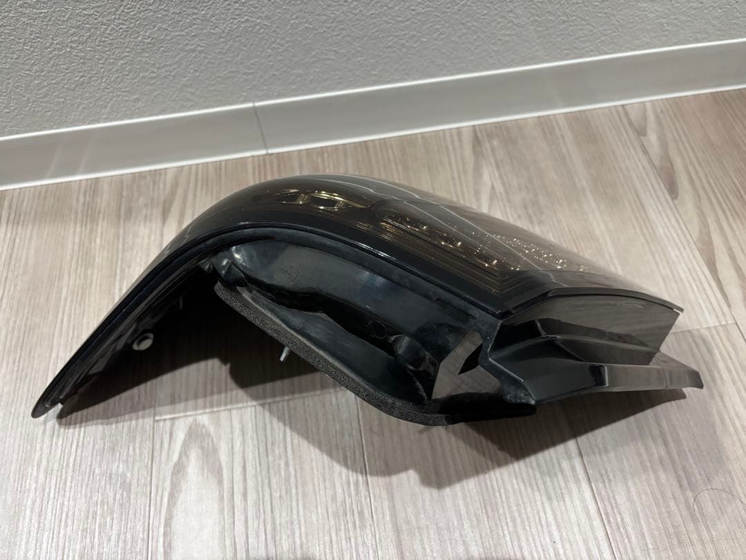 ヴァレンティ WRX GVB スモークテールランプ