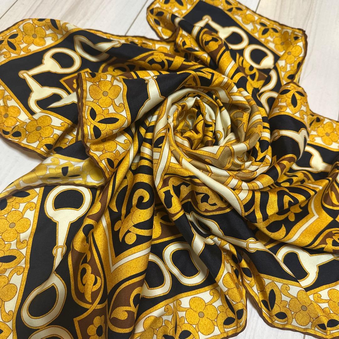 未使用　美品　OLD GUCCI Gucci シルクスカーフ 黒・金　馬具