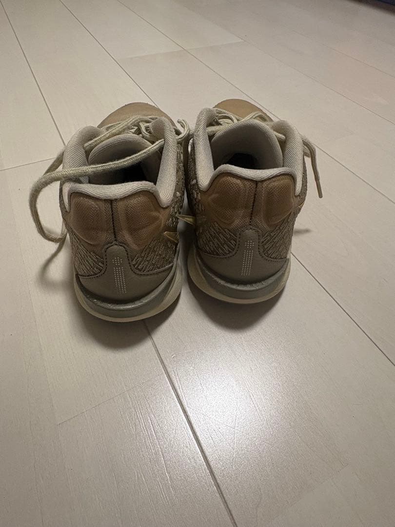 NIKE サブリナ2 ストロングアザーゴールド
