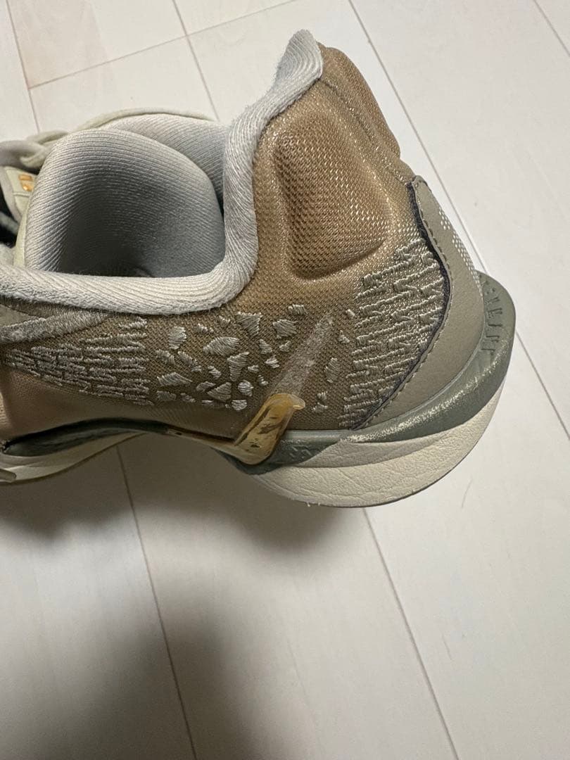 NIKE サブリナ2 ストロングアザーゴールド