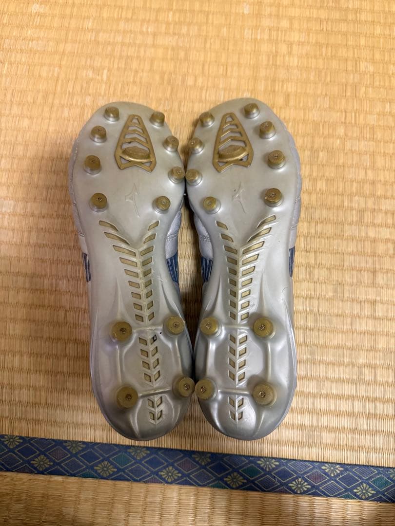 Mizuno サッカーシューズ モレリアネオ4