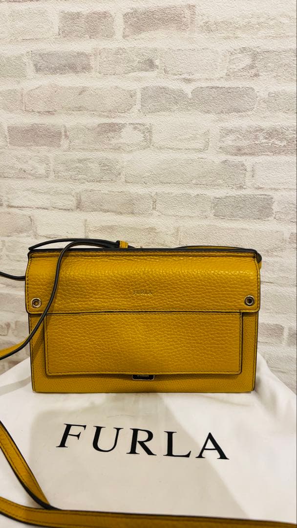 【極美品】FURLA ライクミニクロスボディーバッグ マスタード