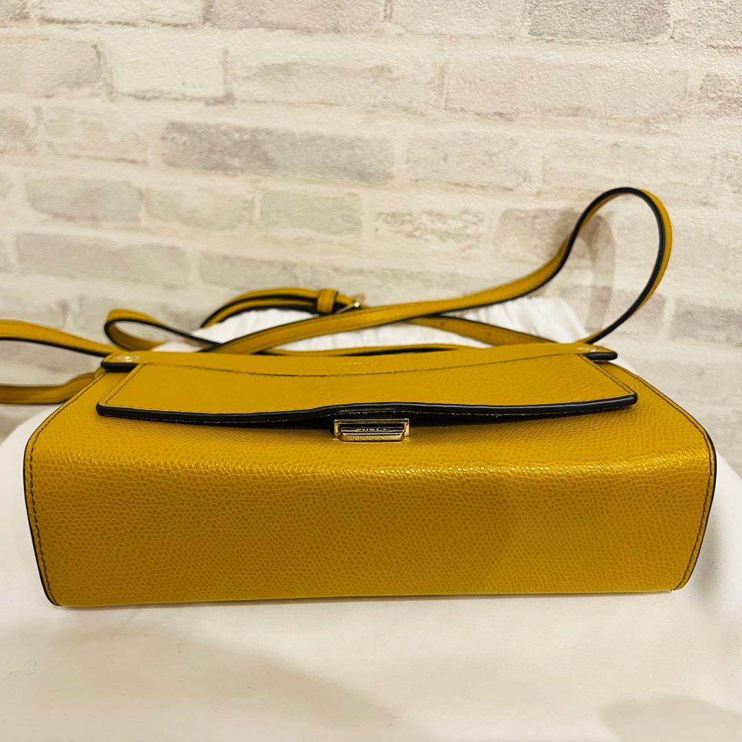 【極美品】FURLA ライクミニクロスボディーバッグ マスタード