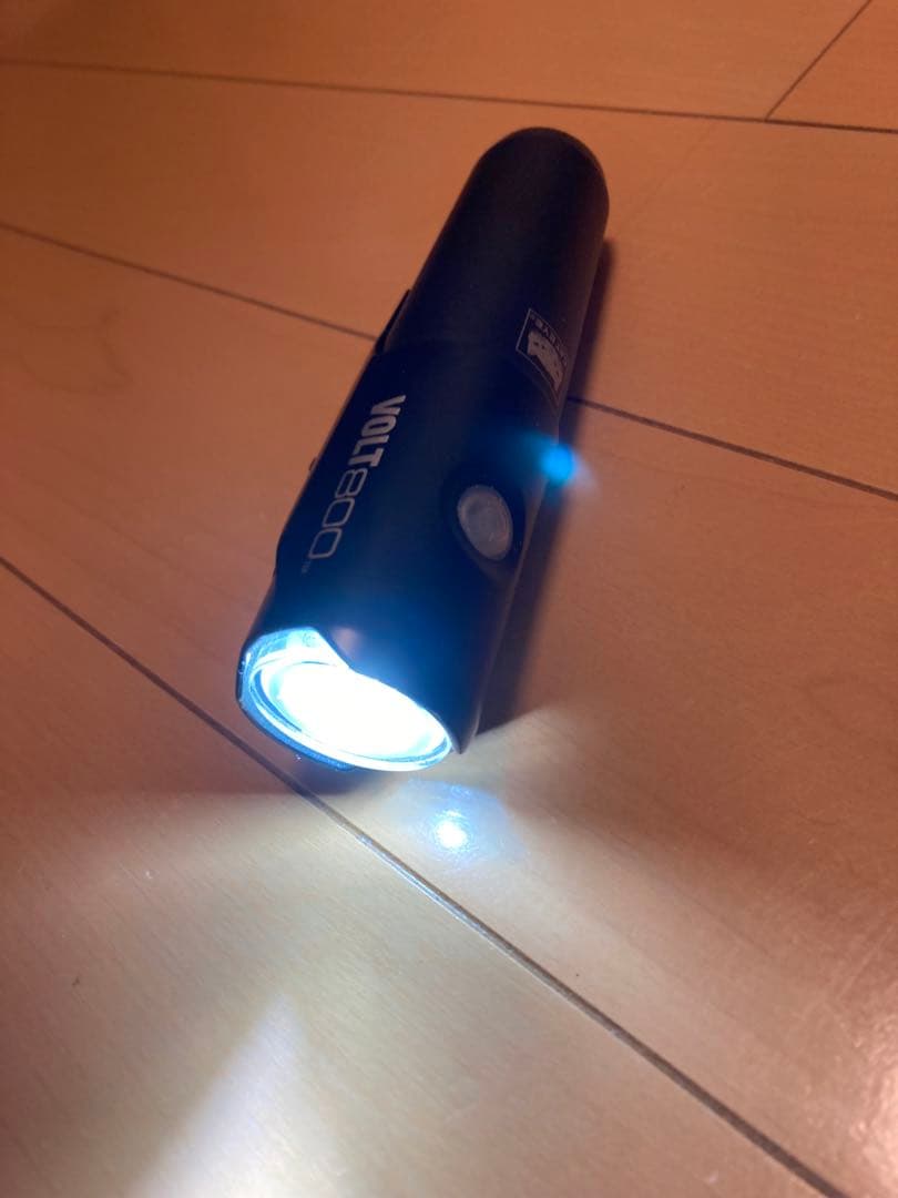 キャットアイ　VOLT800