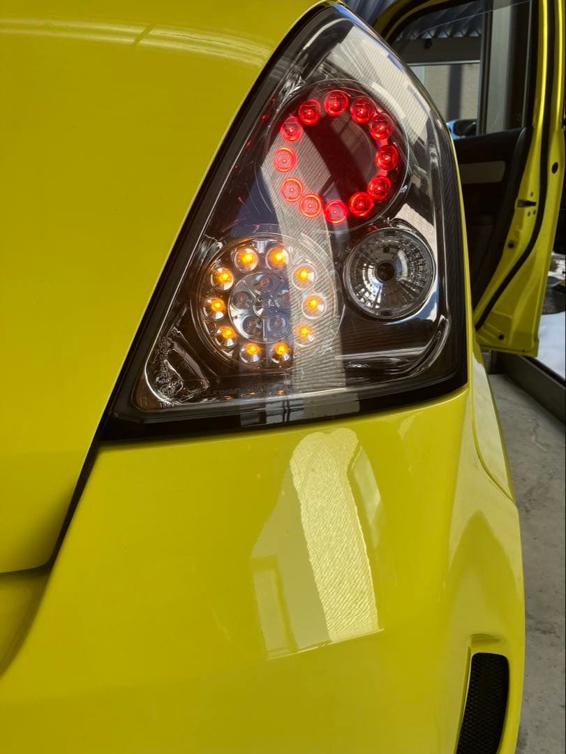 スズキ スイフト フルLEDテールランプ