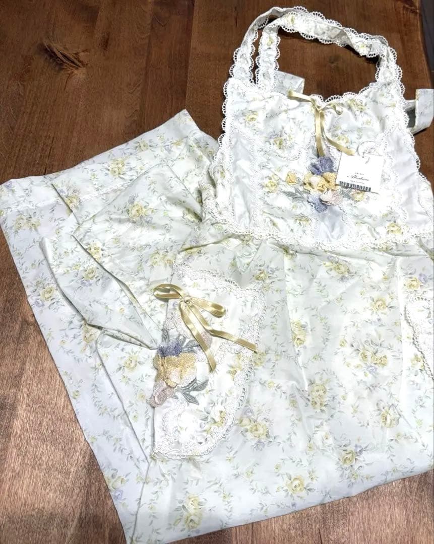 【新品タグ付き】AKIAKANE アキアカネ 花柄エプロン