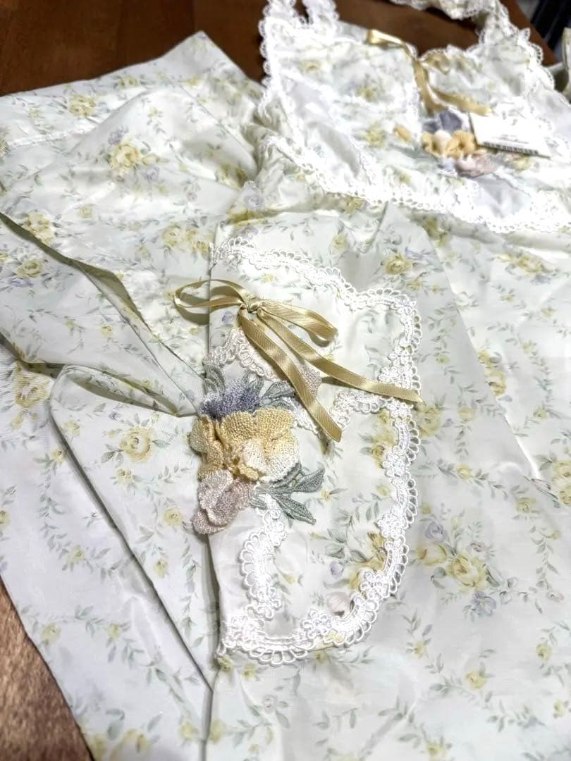 【新品タグ付き】AKIAKANE アキアカネ 花柄エプロン