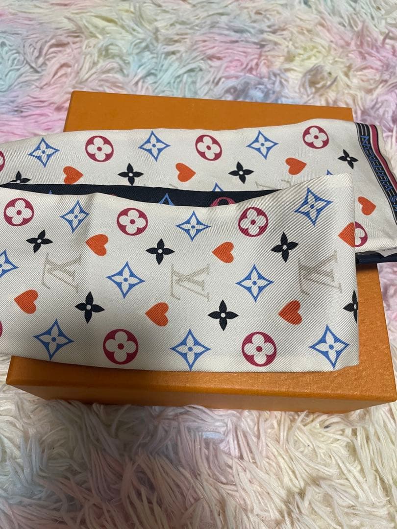 LOUIS VUITTON モノグラムスカーフ　ゲームオン　ハート♡