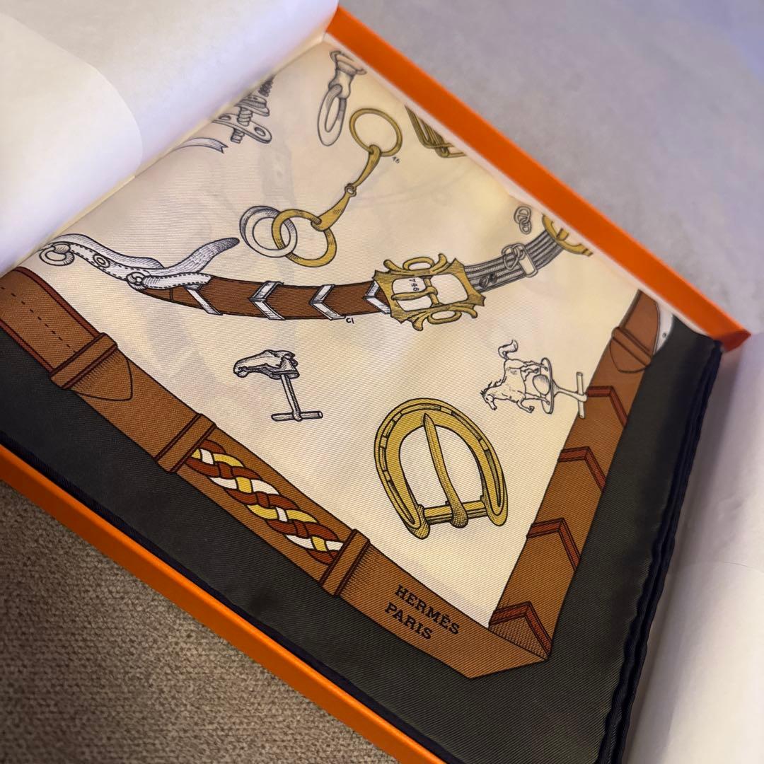 【新品未使用】HERMES シルクスカーフ 馬具モチーフ