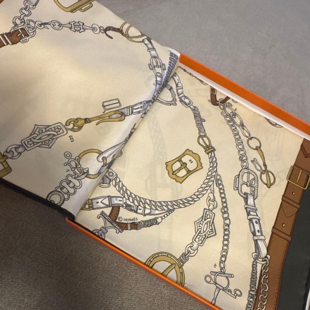 【新品未使用】HERMES シルクスカーフ 馬具モチーフ