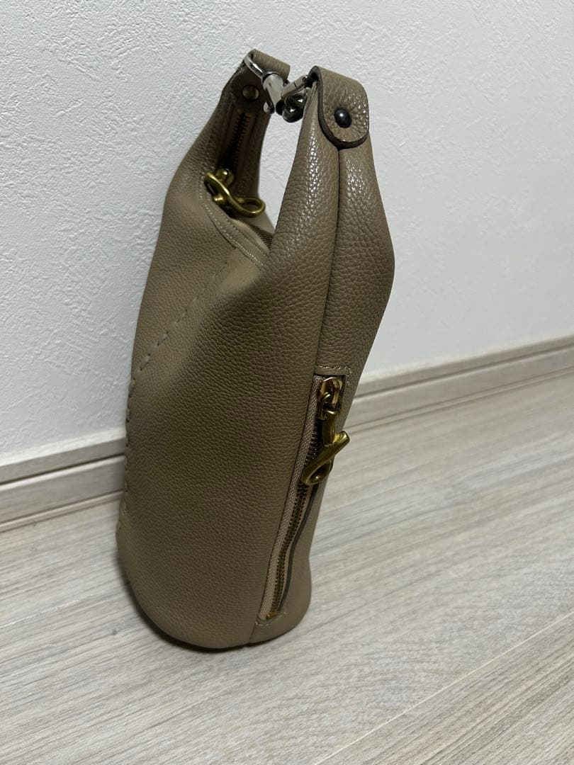 Magnu マヌー　keg pouch ケッグポーチ　グレージュ