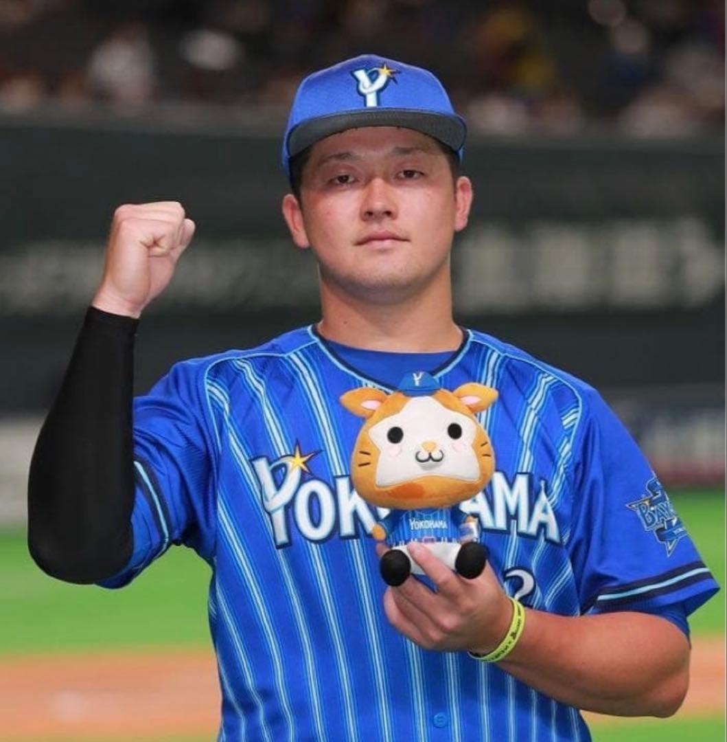 牧秀悟選手　横浜DeNAベイスターズ レプリカユニフォーム