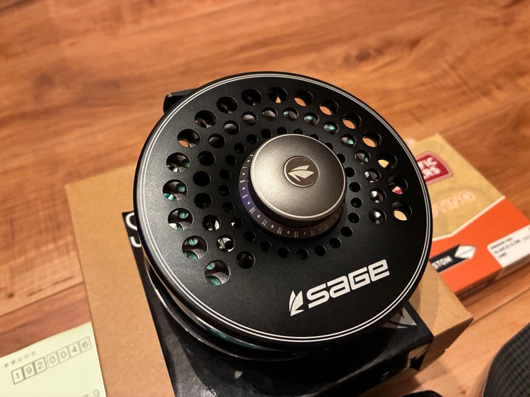 リール SAGE SPEY 7/8/9 STELTH/SILVER