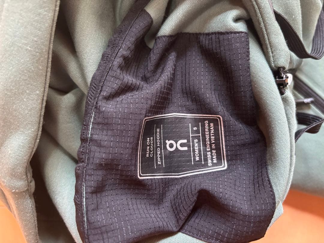 On zip hoodie スウェットパーカー　レディースS