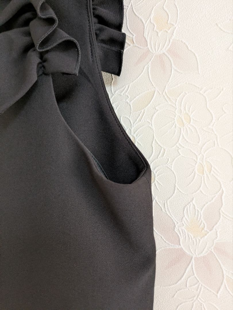 ✨美品✨　CELFORD フリルスリーブ　ジレ　ブラック