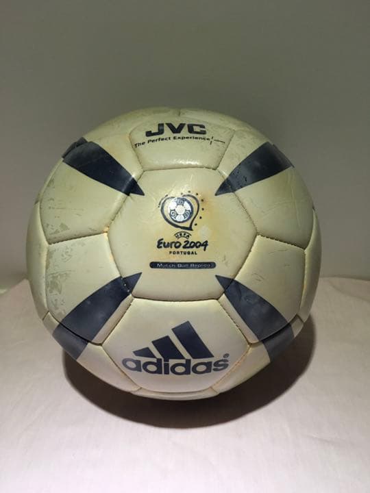 アディダス社　UEFA EURO 2004 “ビクターキャンペーン”公式救JVC