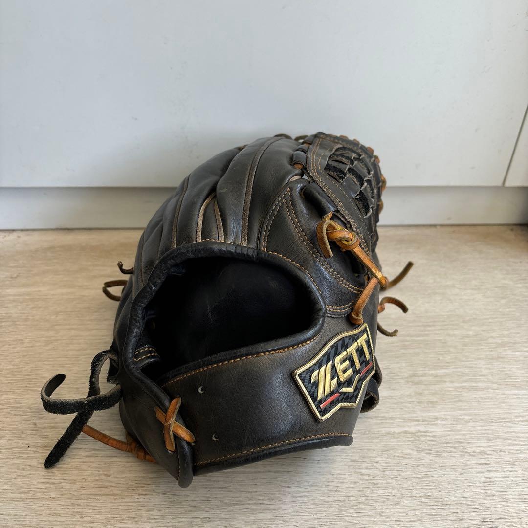 ゼット硬式内野手用グローブ　限定ラベル