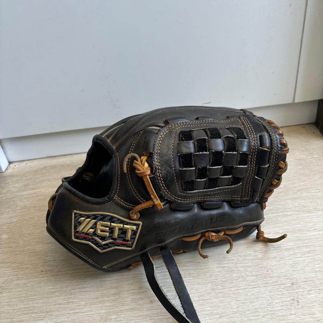 ゼット硬式内野手用グローブ　限定ラベル