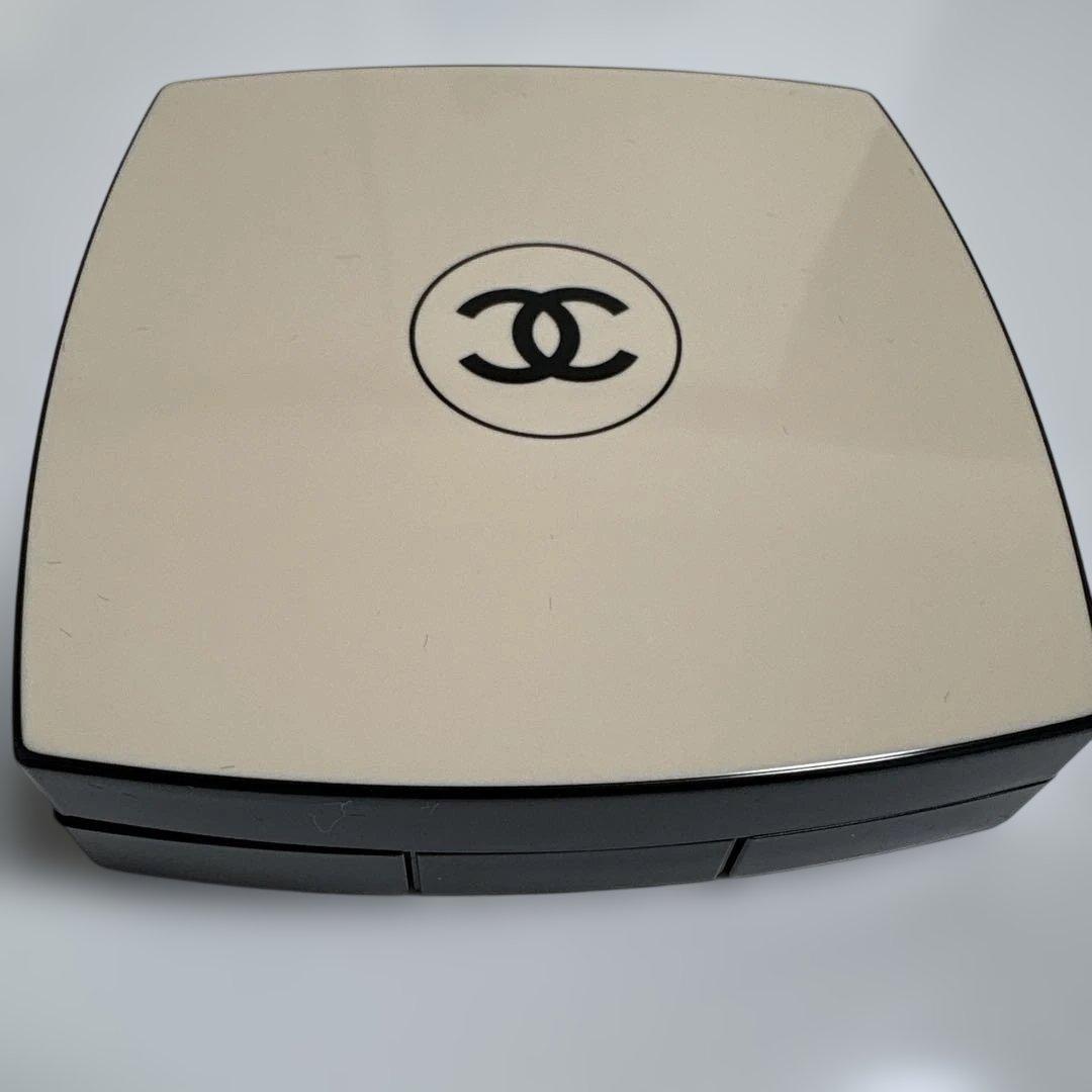 CHANEL LES BEIGES アイシャドウパレット ミディアム