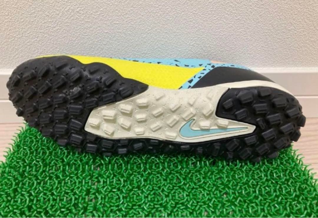 NIKE ファントム GT2 アカデミー TF