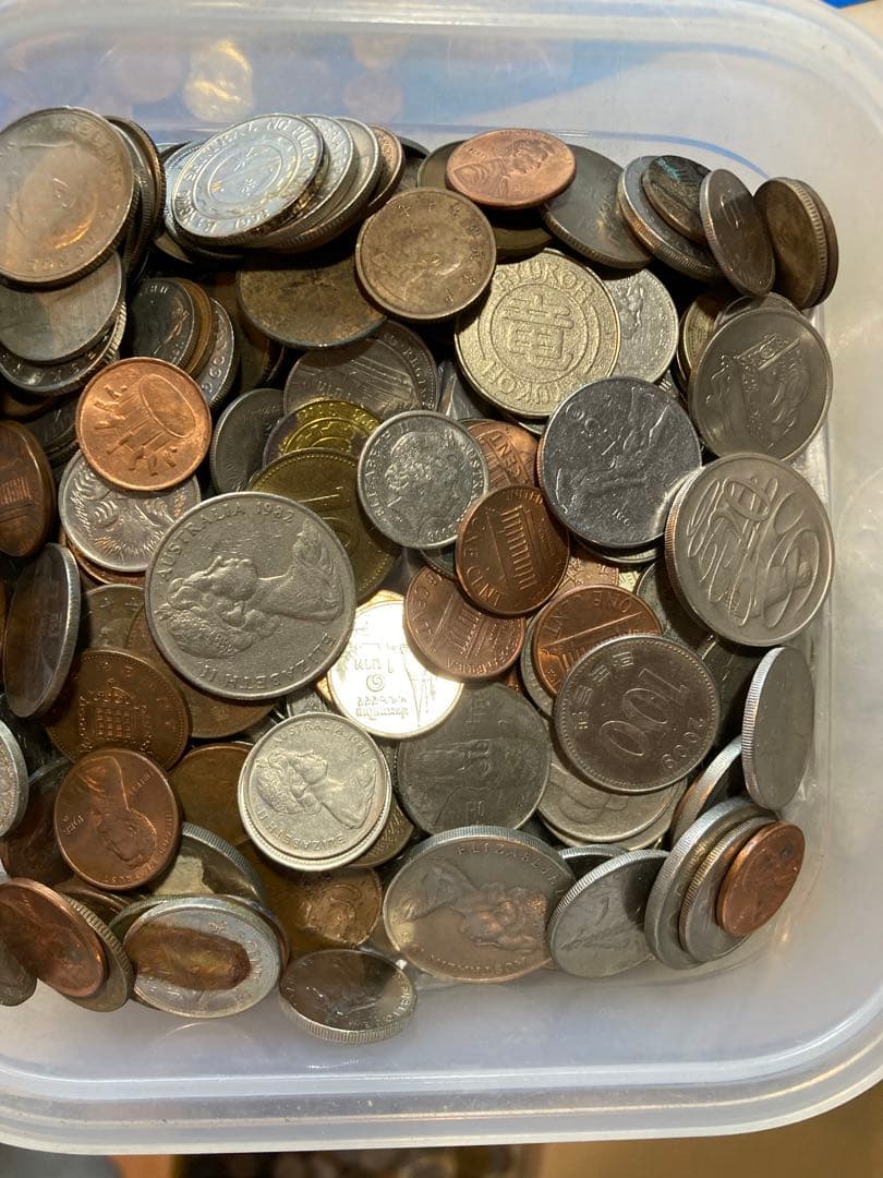 川*堂様 M0127【外国硬貨】約5kg 古銭　硬貨　　メダル　まとめ売り