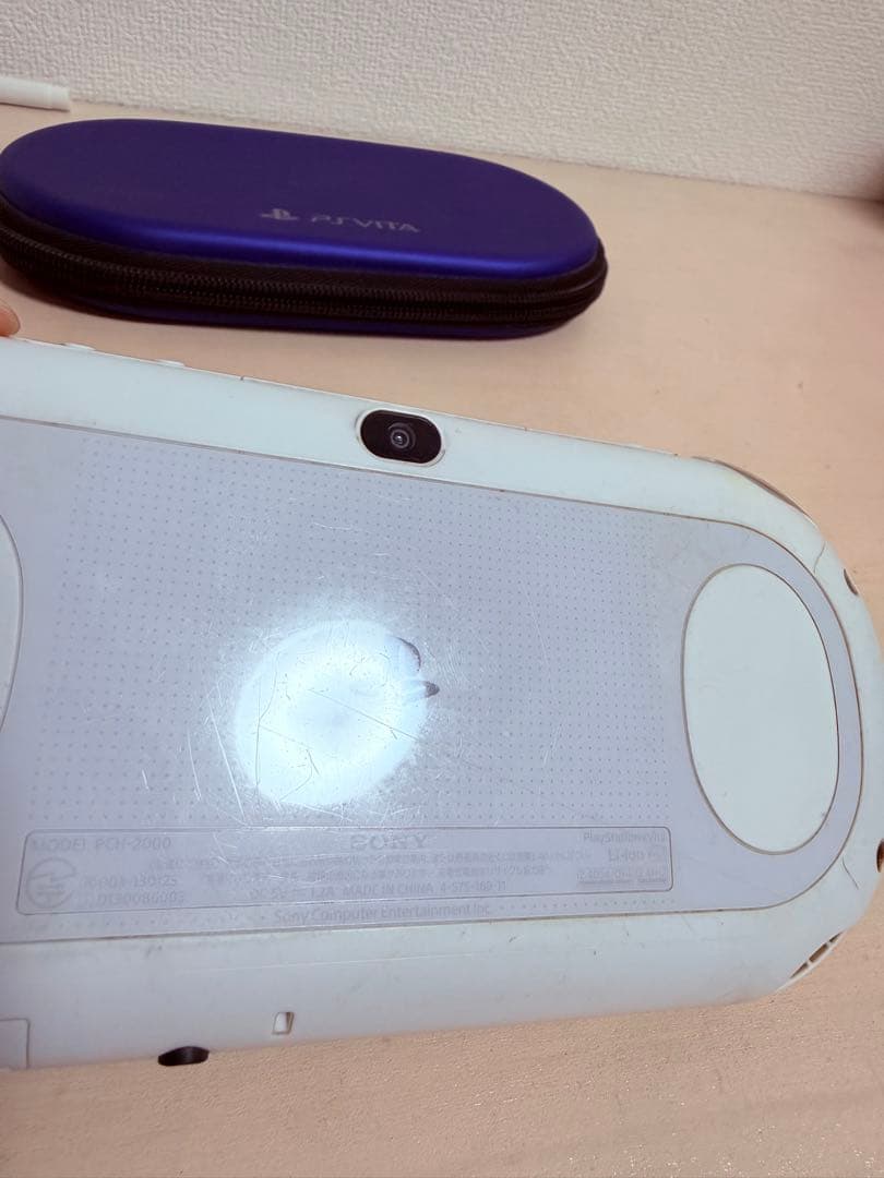 SONY PlayStationVITA PCH-2000 ZA11 ソフト付き