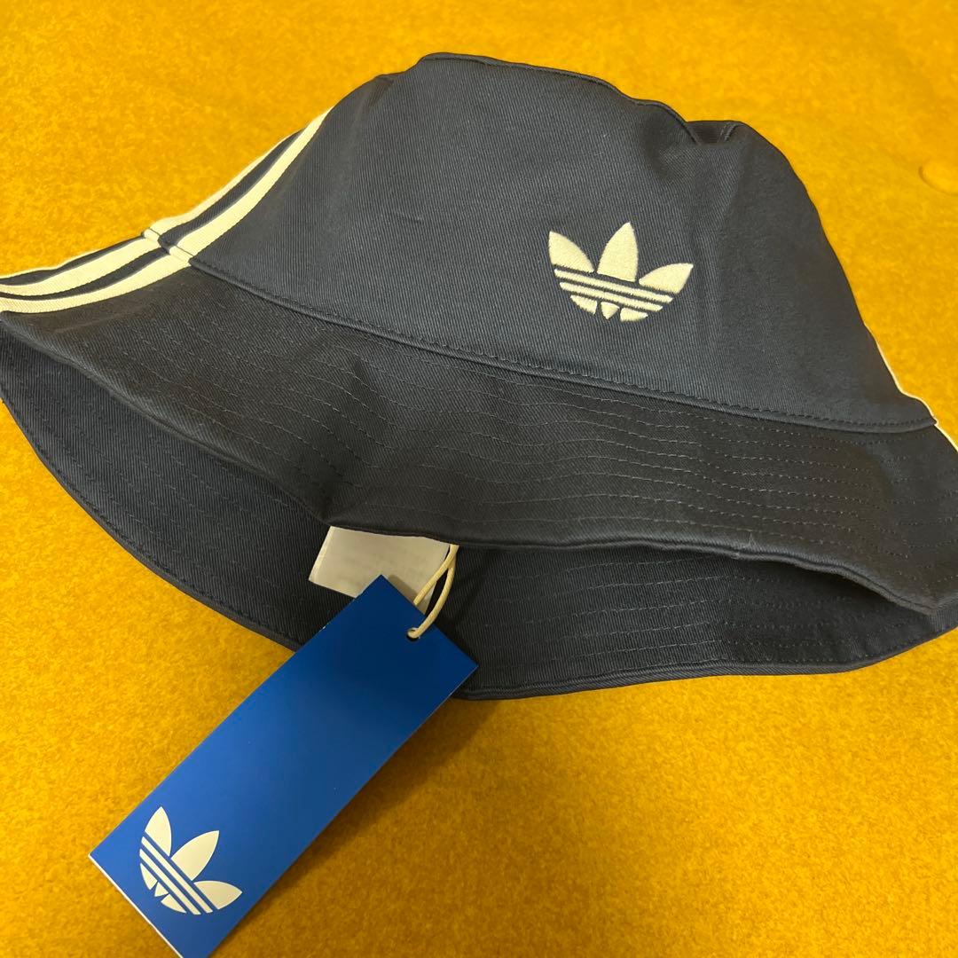 大きいサイズ　定価以下　adidas oasis バケットハット　ネイビー　XL