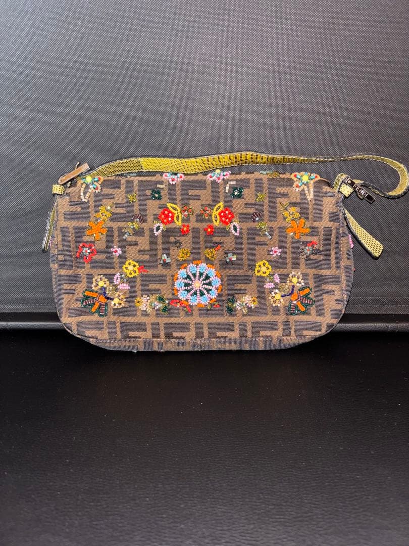 FENDI フェンディ刺繍　マンマバケット