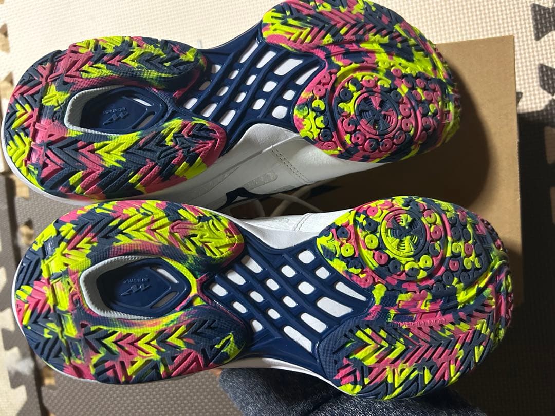 Mizuno Wave Claw 4 ミズノ　ウェーブクロー4 23.5㎝　！
