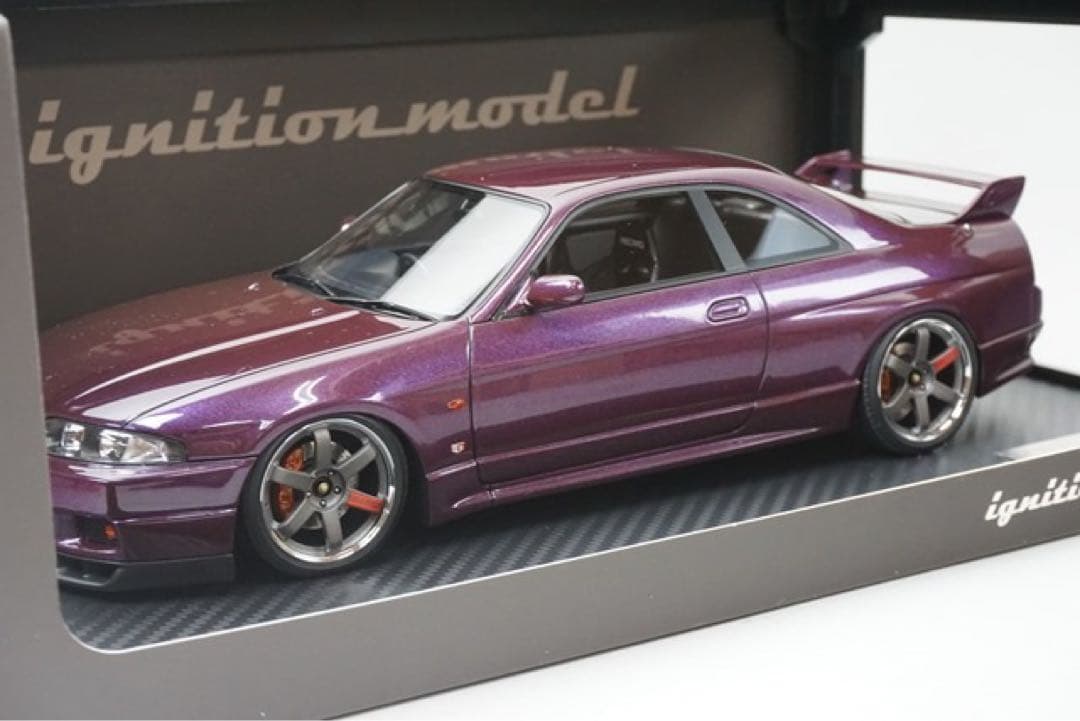 SKYLINE 1/18 ignition model R33 Vスペック
