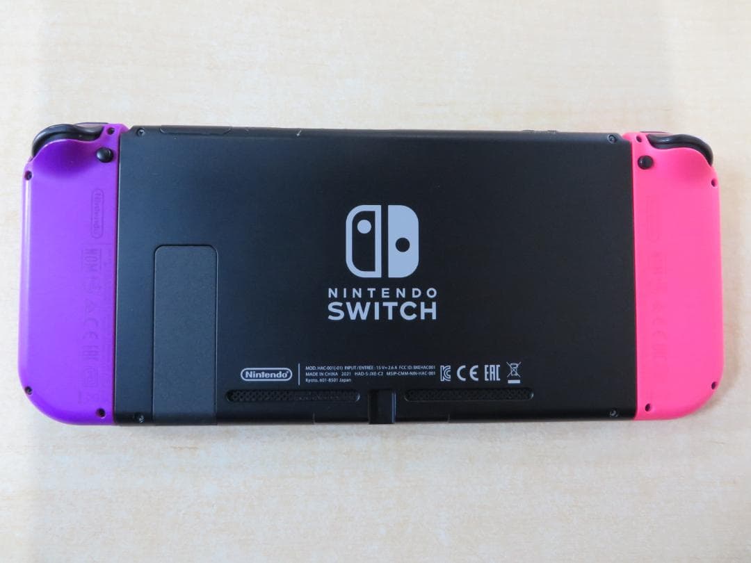ニンテンドースイッチ本体+ジョイコンストラップ