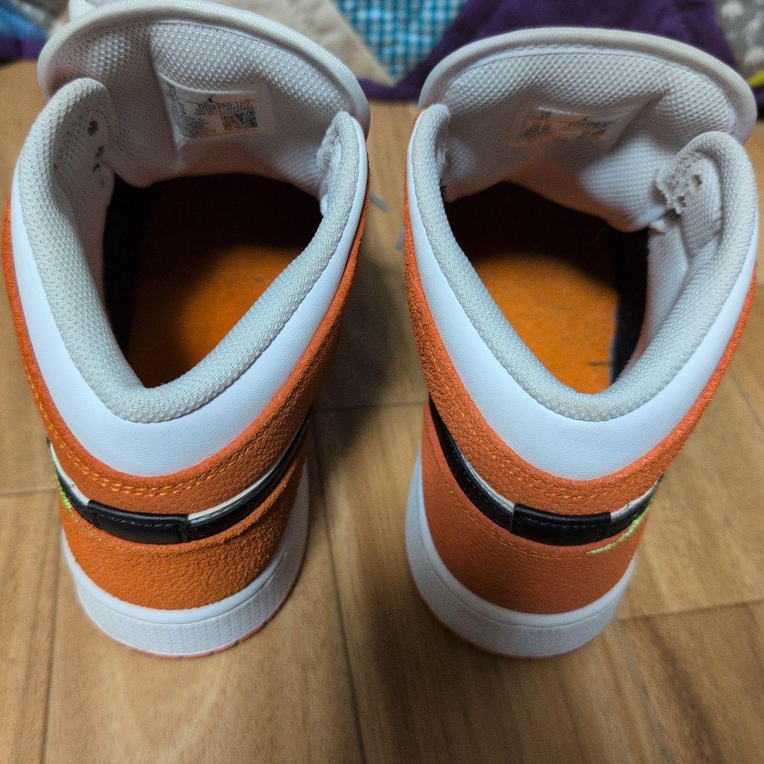 NIKE　エア・ジョーダン1　DQ8390-100 25.0cm