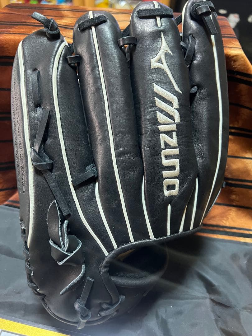 イチロー直筆サイングローブ　限定品　MIZUNO社製　イチローグローブ　グローブ