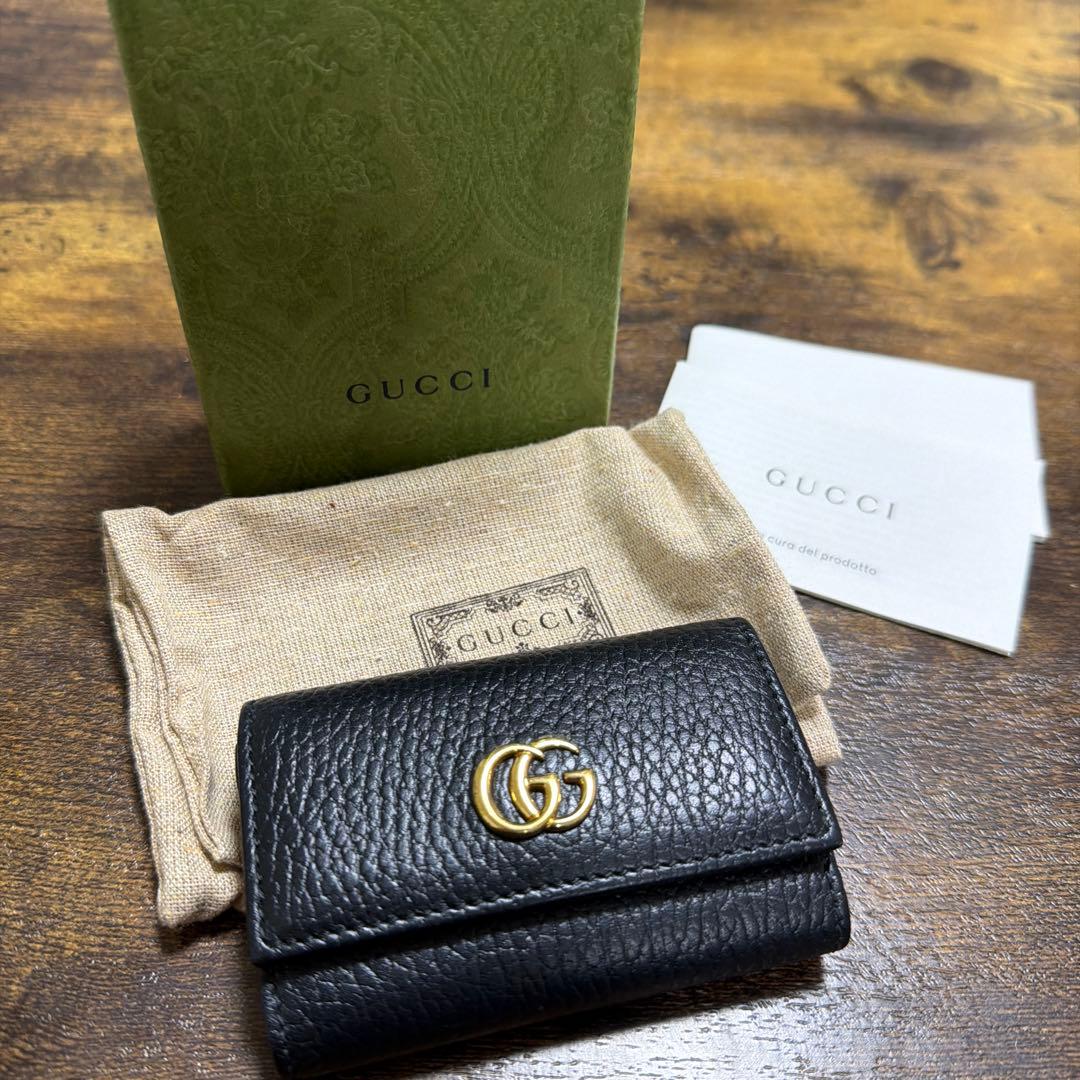 GUCCI GGマーモント レザー キーケース