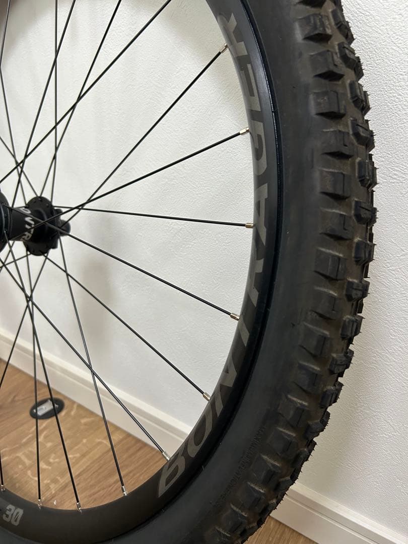 【未使用】29インチ BONTRAGER LINE COMP 30 完組ホイール