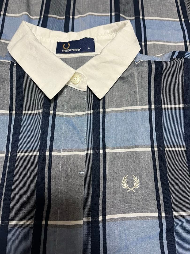 FRED PERRY フレッドペリー シャツワンピース　ロゴ刺繍　比翼仕立て