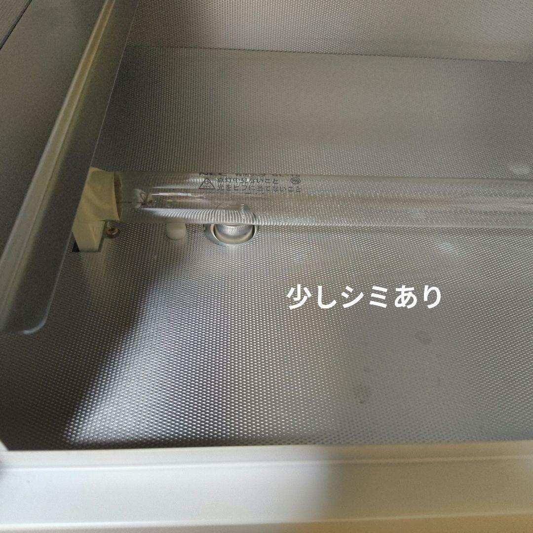 殺菌線消毒保管庫　アズワン 殺菌灯付保管庫
