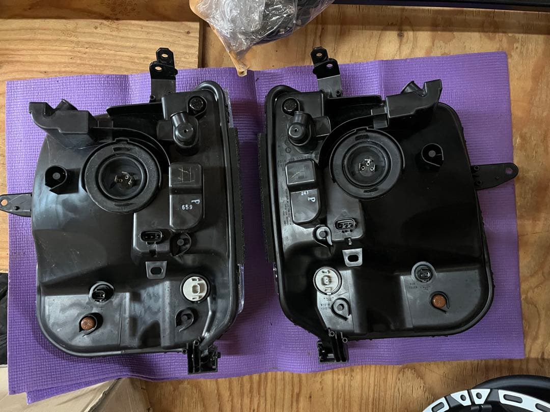 ヘッドライト 左右セット エブリイバンDA17V ほぼ新車外し　美品