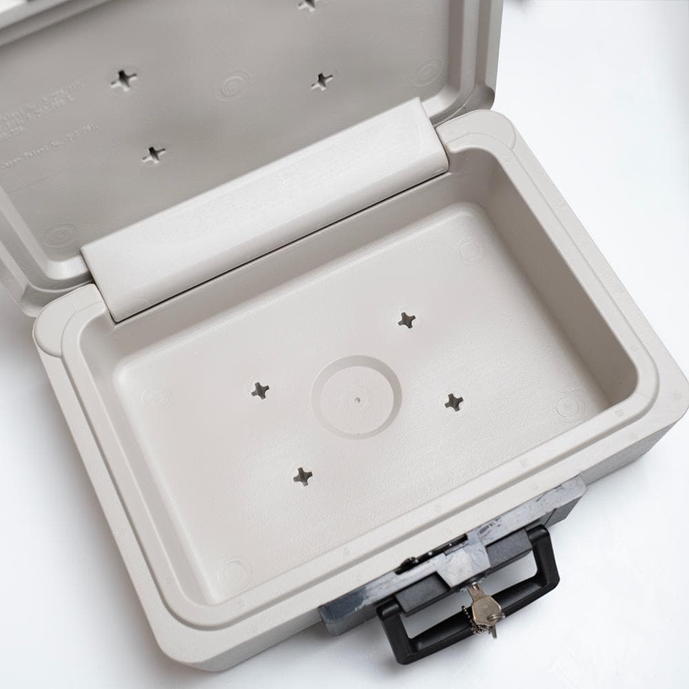 美品 Sentry safe 1160 ファイヤーセーフケース 貴重品 耐火