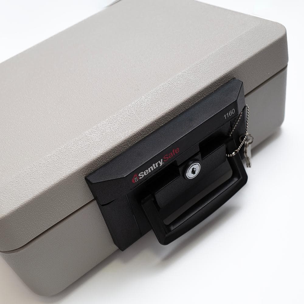 美品 Sentry safe 1160 ファイヤーセーフケース 貴重品 耐火