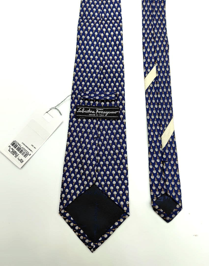 【Salvatore Ferragamo】極美品　メンズシルクネクタイ　ゴルフ柄