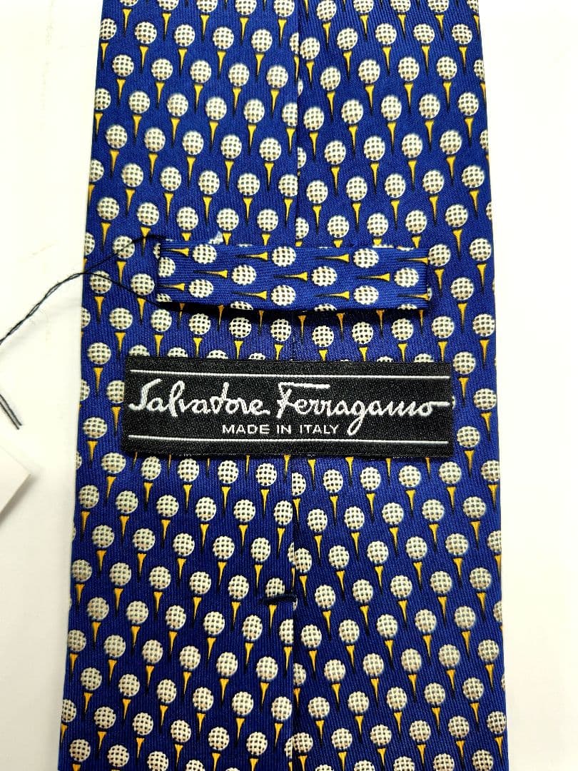 【Salvatore Ferragamo】極美品　メンズシルクネクタイ　ゴルフ柄