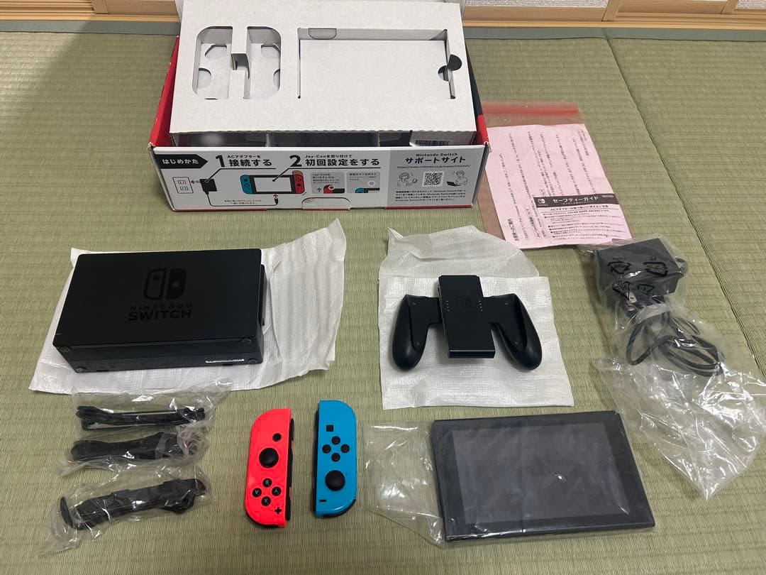 @*様 大*ん様 Nintendo Switch 本体　ネオンブルー/レッド