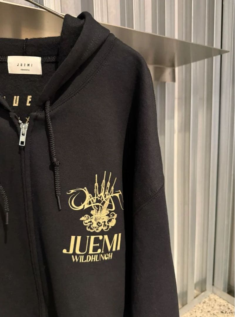 【えり】juemi Saint Mary ジップパーカー