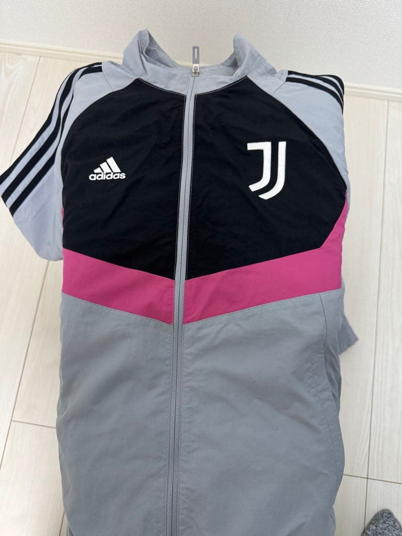 adidas Juventus ウィンドブレーカー
